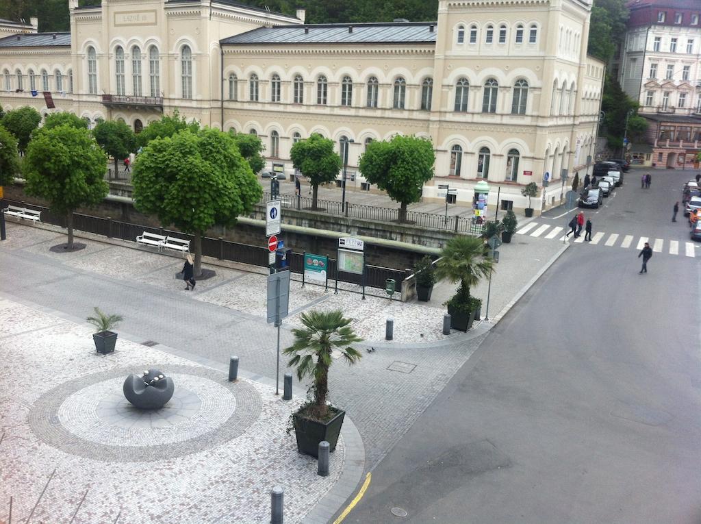 Apartman U Kolonady Karlovy Vary Exterior photo